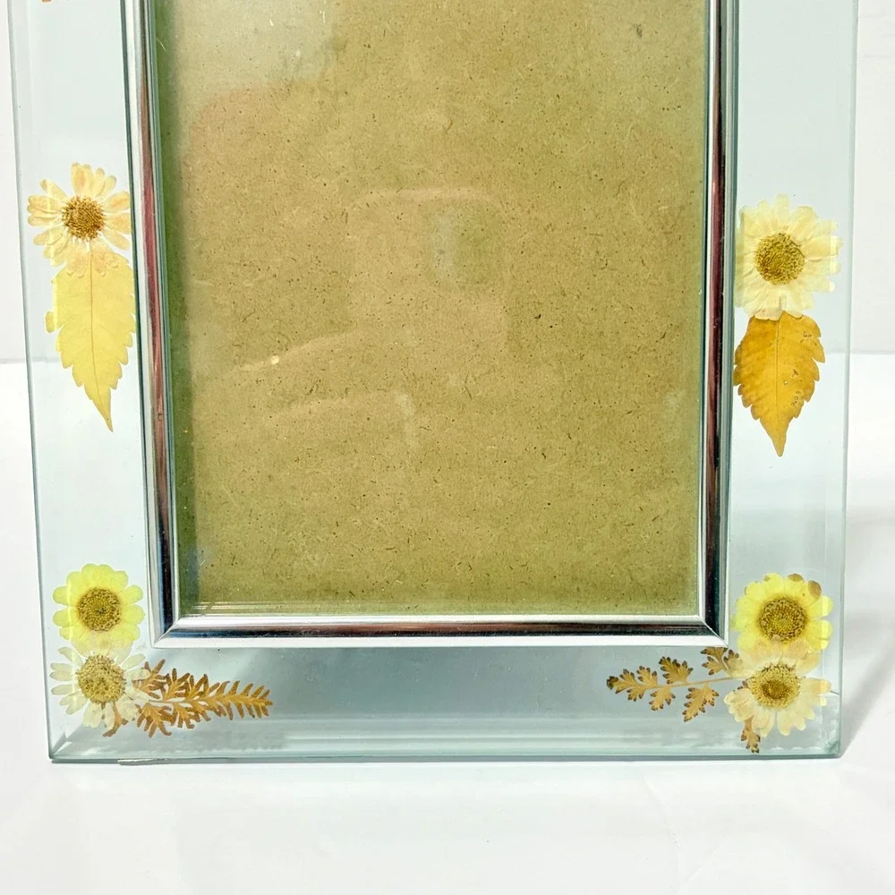 Pressed Flower Glass Photo Frame Yellow Daisy Fern Botanical 4x6 Tabletop Silver - Picture 8 of 16